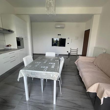 Autumn Apartment Vado Ligure Exterior foto