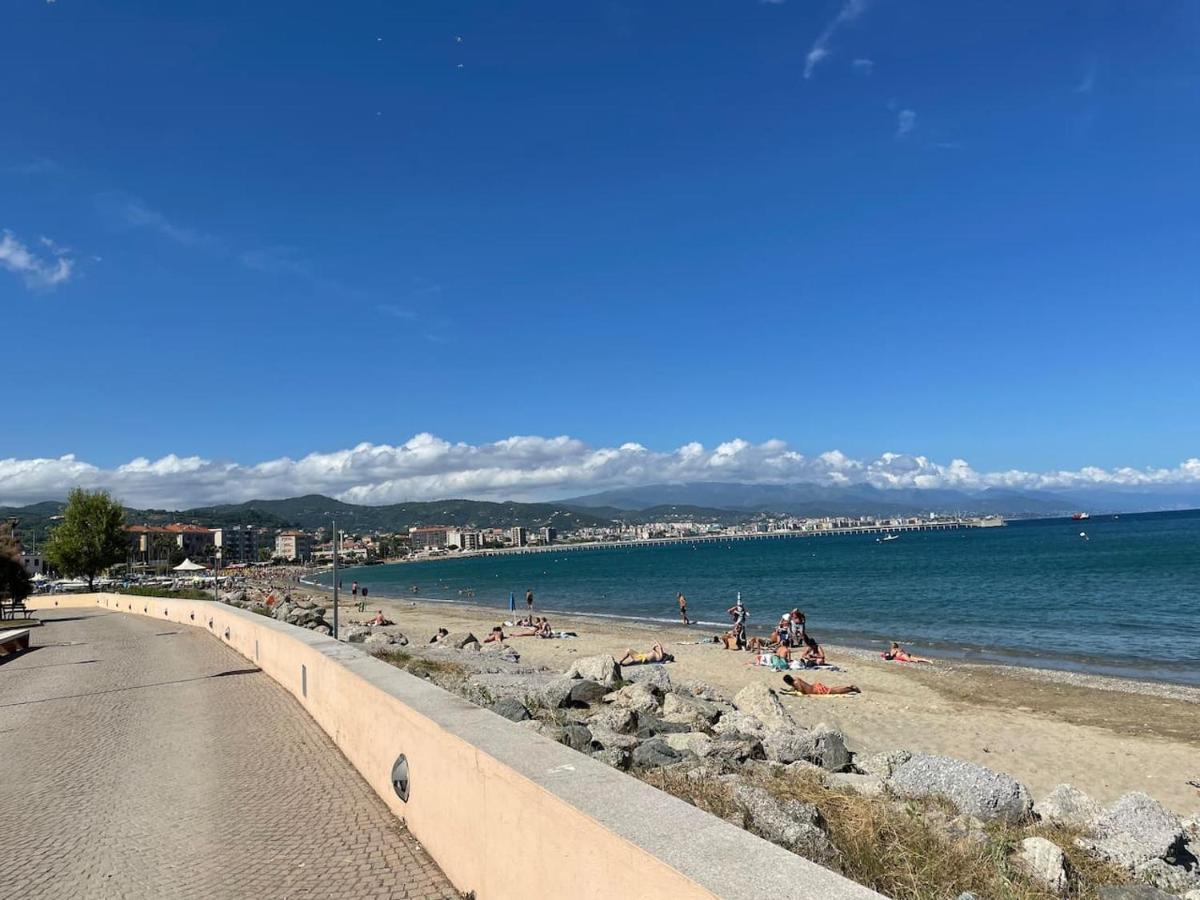 Autumn Apartment Vado Ligure Exterior foto